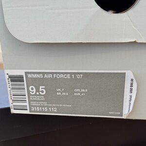 Nike WMNS Air Force 1 '07 White Sneakers